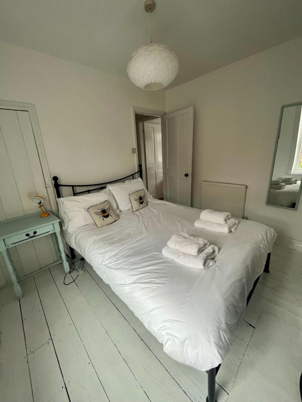 Cosy 2 Bedroom Victorian Townhouse In The Town Centre Bury St. Edmunds Екстериор снимка