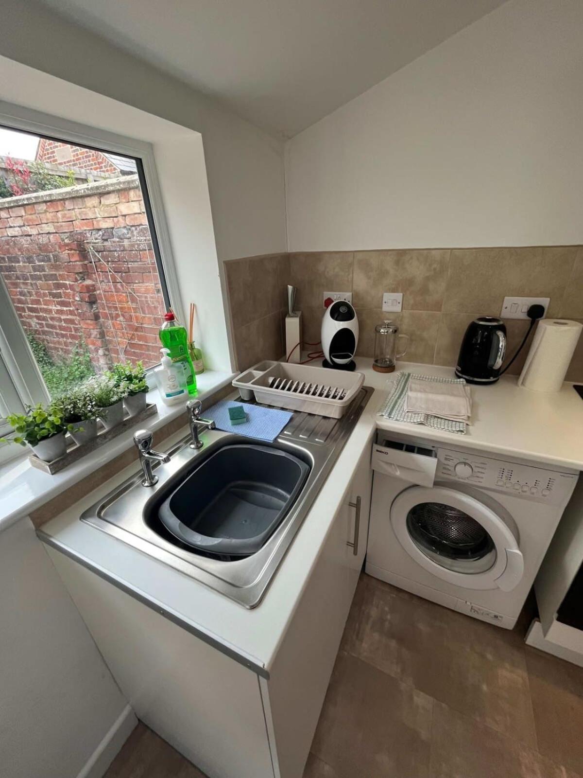 Cosy 2 Bedroom Victorian Townhouse In The Town Centre Bury St. Edmunds Екстериор снимка